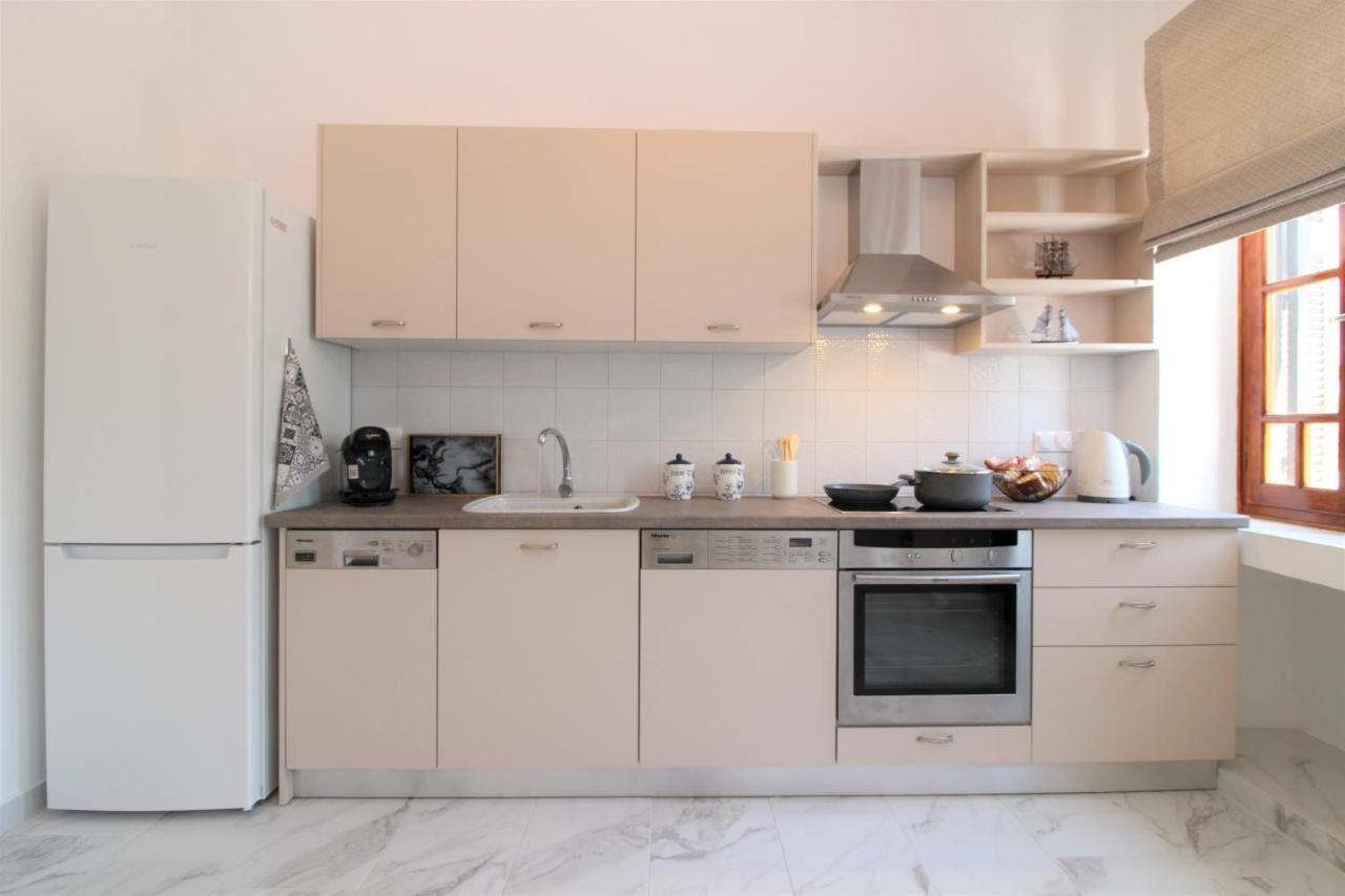 Plaka Philoxenia Apartments Exterior photo
