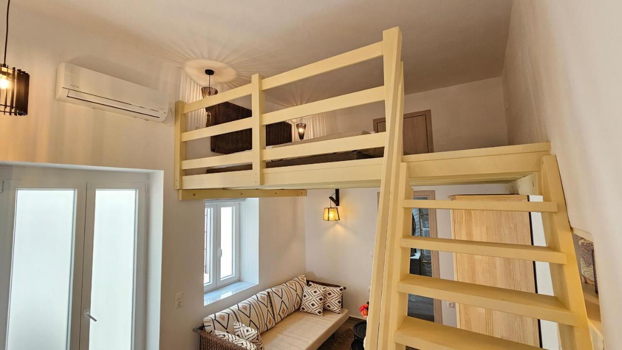 Plaka Philoxenia Apartments Exterior photo