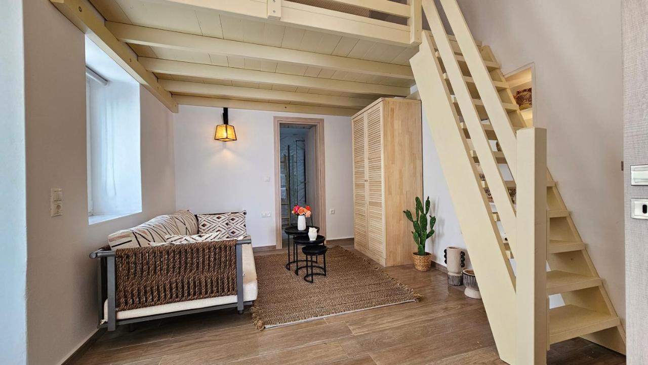Plaka Philoxenia Apartments Exterior photo