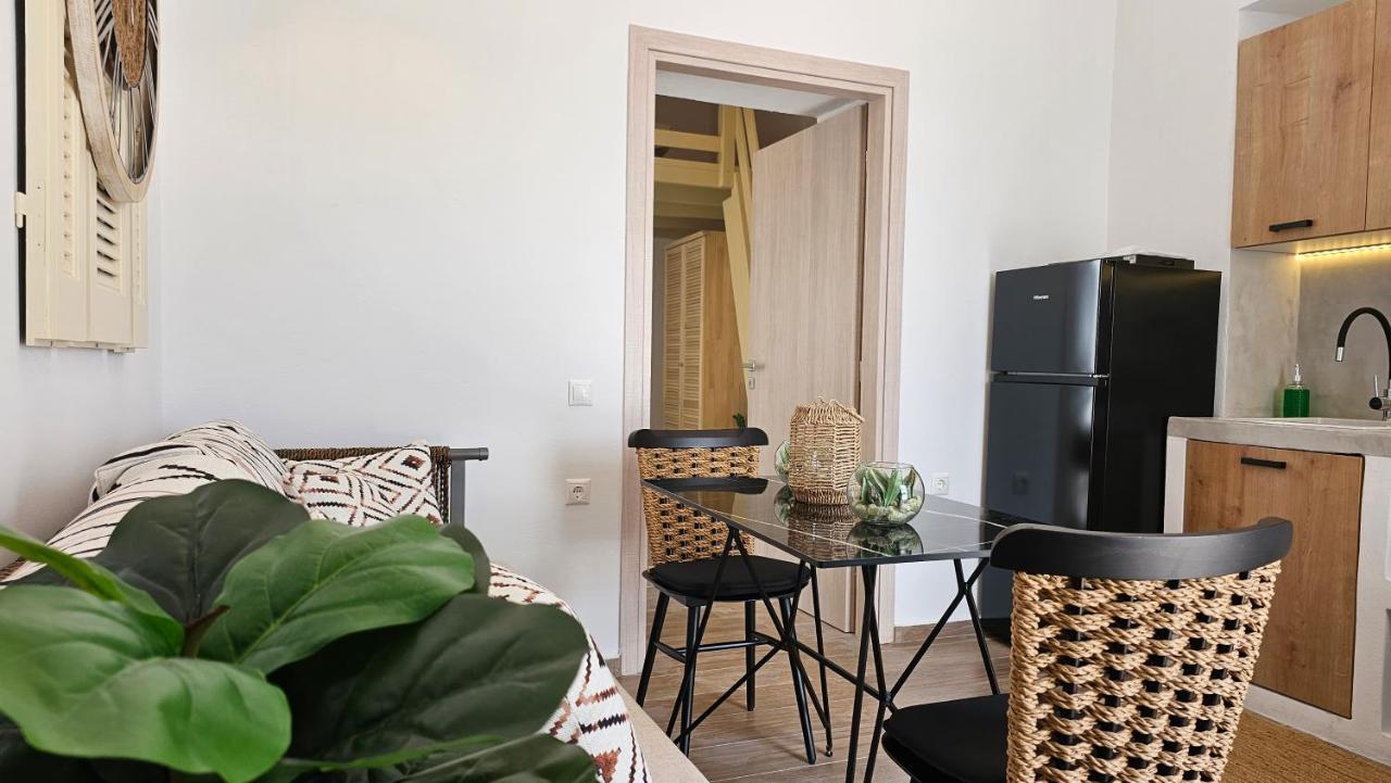 Plaka Philoxenia Apartments Exterior photo