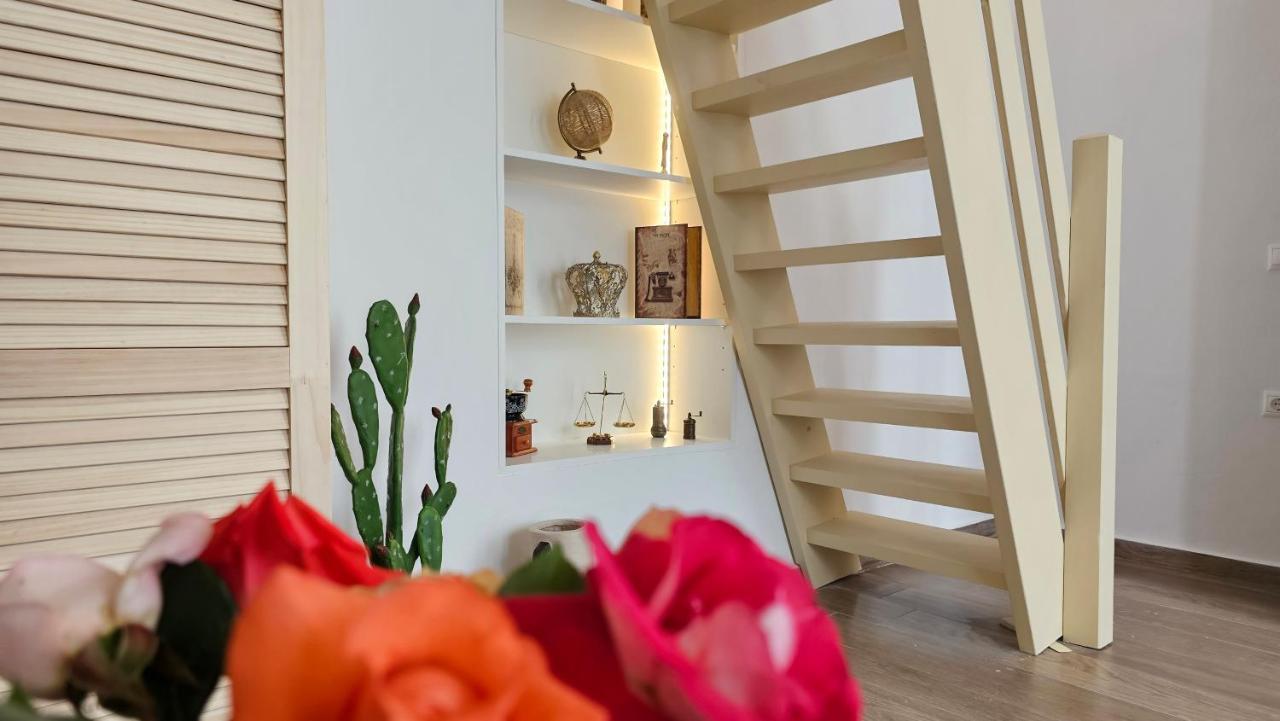 Plaka Philoxenia Apartments Exterior photo